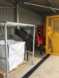 Screw Compactor With Bin-Lifter
